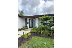 2350 Ne 194th St, Miami