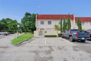 4026 Inverrary Dr 8a, Lauderhill