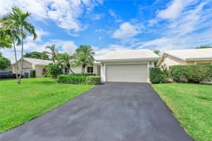 5667 N Cameo Dr N, Boca Raton