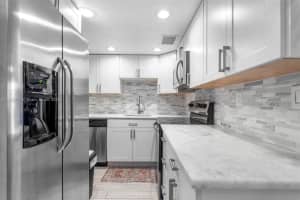 2970 Ne 16th Ave 208, Oakland Park