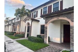 3368 W 92nd Pl, Hialeah
