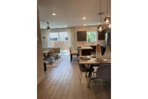 2423 Se 11th St, Homestead