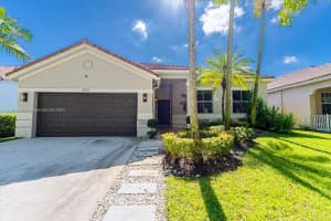 830 Lavender Cir, Weston