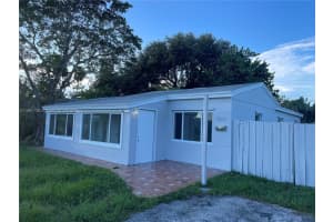 1571 Ne 176th St, North Miami Beach