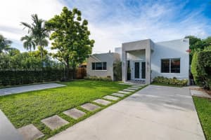 2437 Sw 25th Ter, Miami