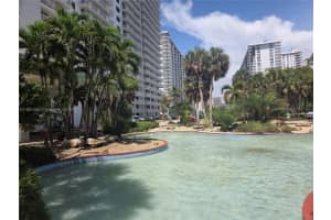 210 174th St L18, Sunny Isles Beach