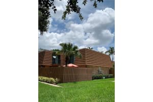 2561 Camelot Ct, Cooper City