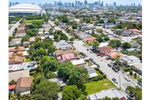 1881 Nw 4th St, Miami