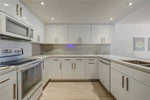 1901 Brickell Ave B413, Miami