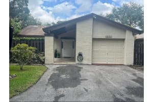 13352 Sw 108th St Cir, Miami