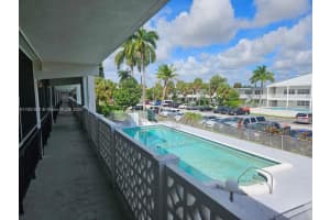 1450 Ne 170th St 211, North Miami Beach