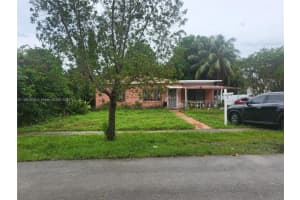 1310 Ne 130th St, North Miami