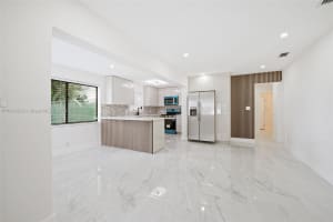 261 Nw 2nd Ct, Deerfield Beach