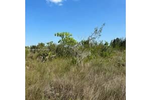 90 Krome Ave, Miami 90 Krome Ave, Miami