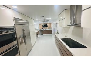 541 Se 17th Ave 541, Deerfield Beach