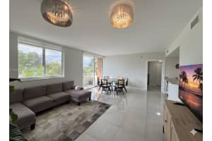 2775 Ne 187th St 318, Aventura