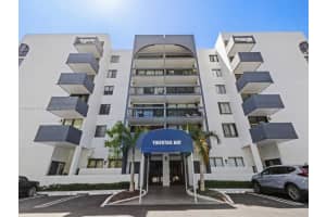 2715 Tigertail Ave 403, Coconut Grove