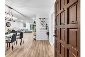 6061 N Falls Cir Dr 407, Lauderhill