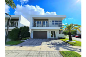 9790 Nw 75th St, Doral