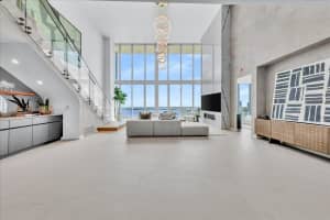 888 Biscayne Blvd Ph 5704, Miami