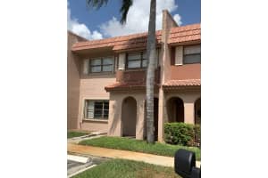 11 Madrid Ln 2-18, Davie