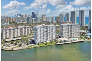 500 Bayview Dr 222, Sunny Isles Beach