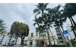 9725 Nw 52nd St 114, Doral