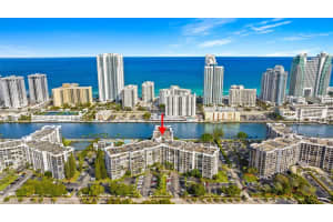 800 Parkview Dr 221, Hallandale Beach