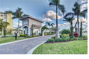 1422 Silk Oak Drive, Hollywood