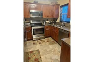 2211 Nw 171st Ter, Pembroke Pines