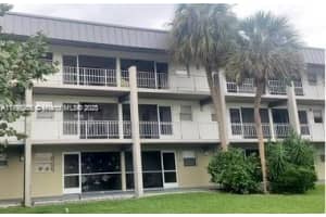 250 Layne Blvd 106, Hallandale Beach