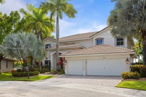 926 Marina Dr, Weston