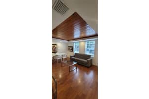 622 15th St 1, Miami Beach