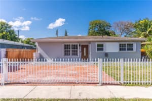 174 Ne 211 1, North Miami