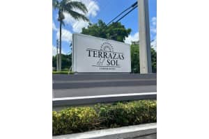 2670 W 76th St 101, Hialeah