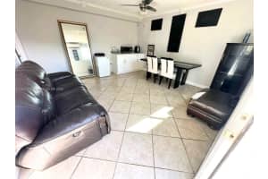 240 Nw 53rd Ct, Oakland Park