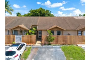 6713 Nw 188th Ter 6713, Hialeah 6713 Nw 188th Ter 6713, Hialeah