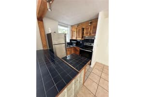 1801 S Treasure Dr 323, North Bay Village