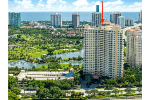 19501 W Country Club Dr 1111, Aventura