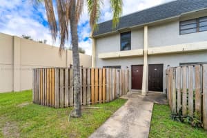 2306 Nw 52nd Ave 2306, Lauderhill