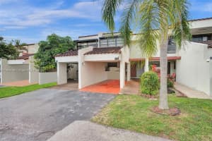 6483 Racquet Club Dr 22, Lauderhill