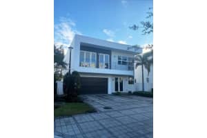 9880 Nw 74th Ter, Doral