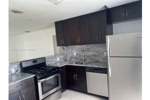 520 Sw 10th St 1-2, Hallandale Beach
