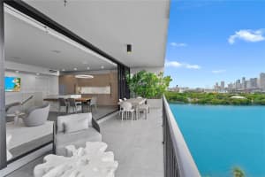 1000 Venetian Way 1006, Miami