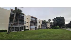 8050 W Mcnab Rd 212, Tamarac