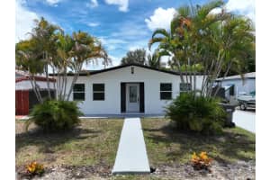 1782 Ne 175th St, North Miami Beach