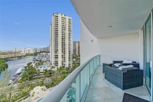 19400 Turnberry Way 1012, Aventura