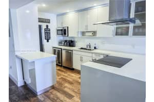 7830 Dickens Ave 403, Miami Beach