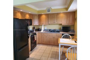 1551 Sw 135th Ter 314g, Pembroke Pines