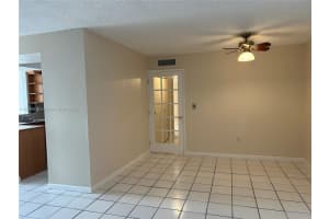 9411 Sw 4th St 202, Miami